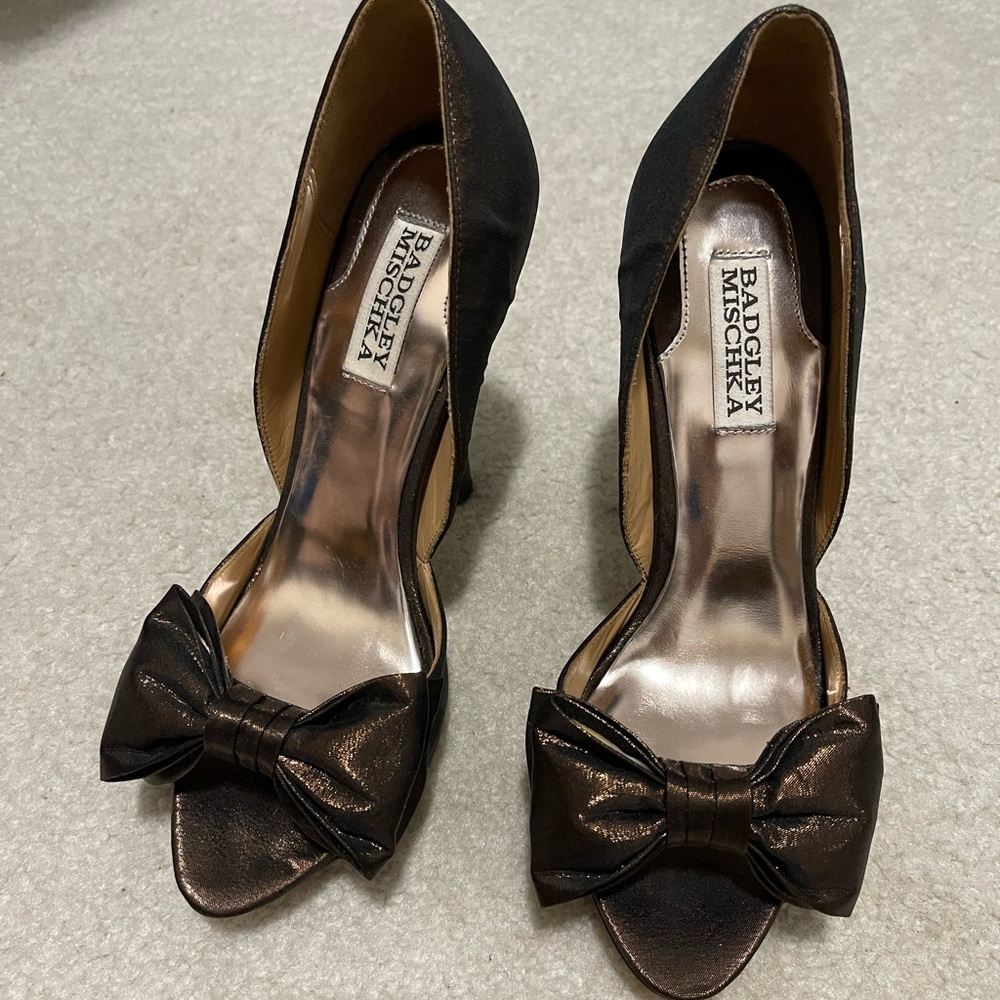 Badgley Mischka Peep Toe Pumps High Heels with Bow Size 7.5 (listed size 8M)